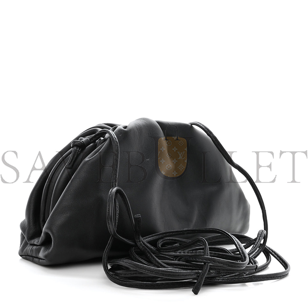 BOTTEGA VENETA BUTTER CALFSKIN THE MINI POUCH BLACK  (22*12*5cm)